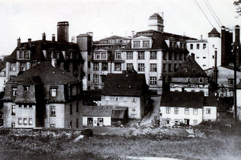 Die Firma Hermann Nier Feuerhandwerk nach 1918 von der Heinrich-Heine-Straße aus gesehen