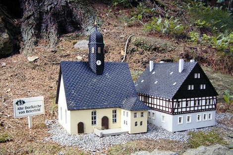 Die Peter-Pauls-Kirche "en miniature" in der Schauanlage "Zur Heimatecke" Waschleithe